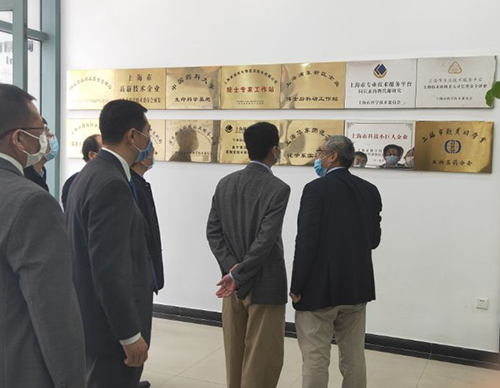 吴清副市长一行听取了5001拉斯维加斯关于一站式综合研发服务的技术实力介绍