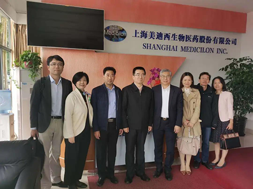 中国药科大学党委书记金能明与5001拉斯维加斯首席执行官陈春麟博士