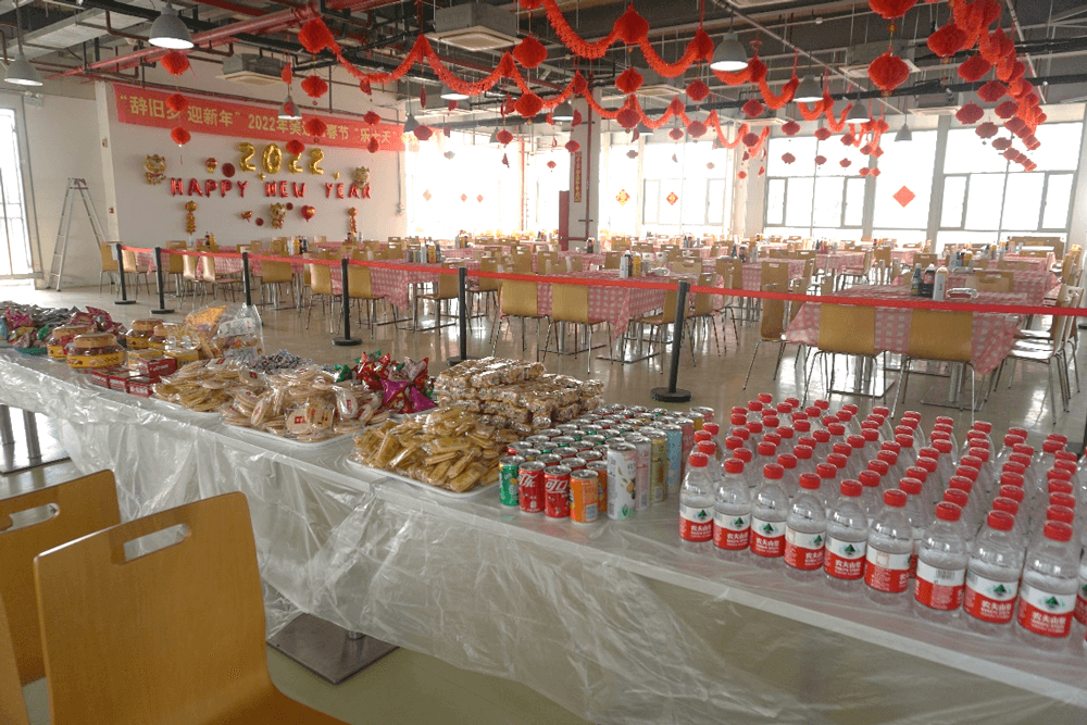 5001拉斯维加斯还为伙伴们准备了水果、零食、饮料等